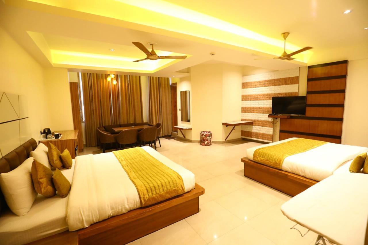 Hotel Grand Kailash,Kotdwāra Exterior photo