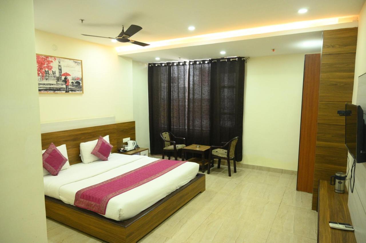 Hotel Grand Kailash,Kotdwāra Exterior photo