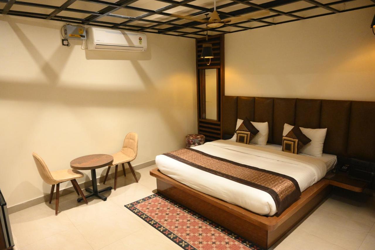 Hotel Grand Kailash,Kotdwāra Exterior photo