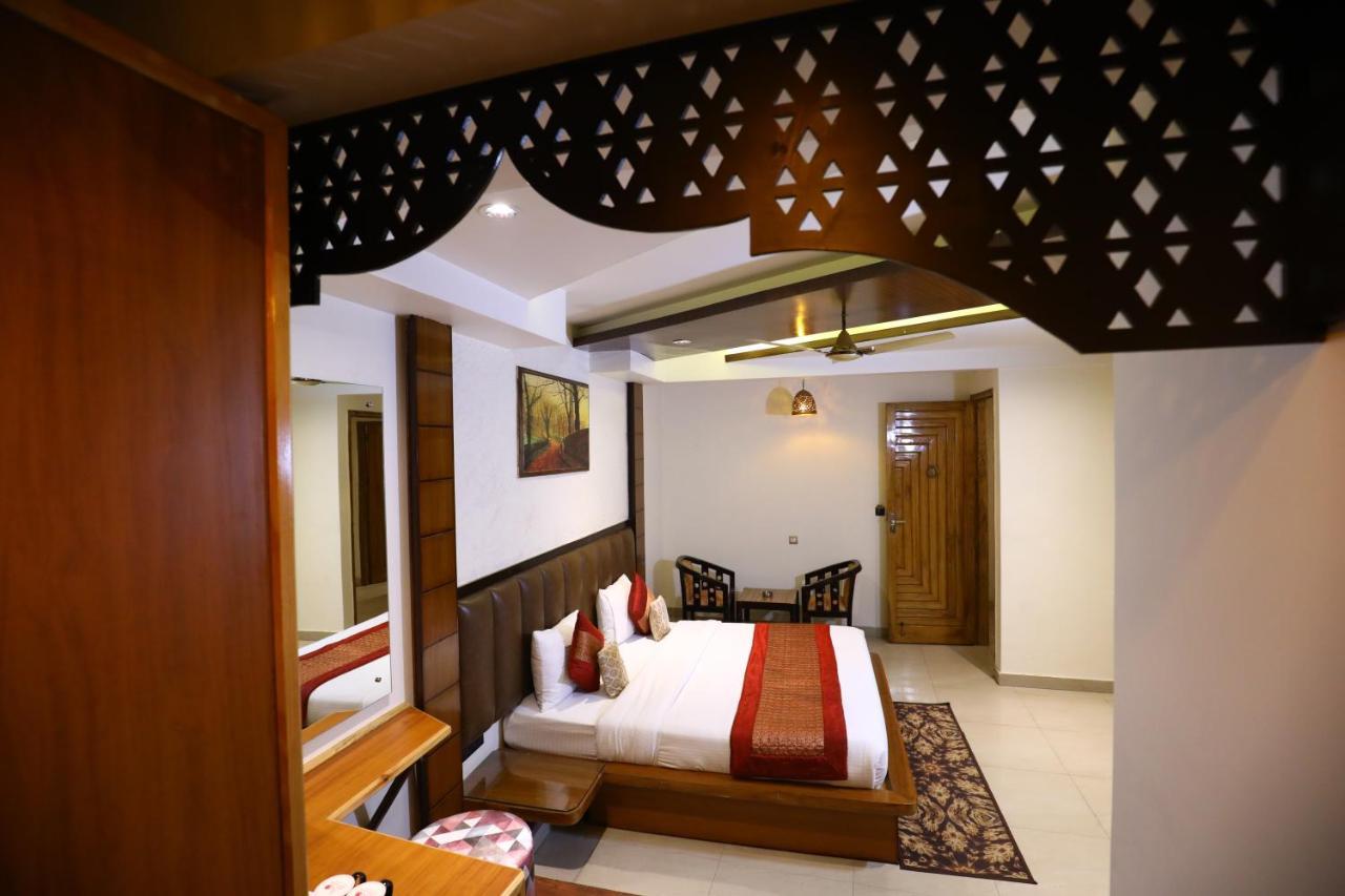 Hotel Grand Kailash,Kotdwāra Exterior photo