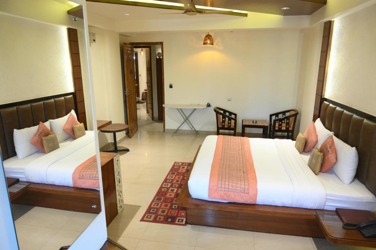 Hotel Grand Kailash,Kotdwāra Exterior photo