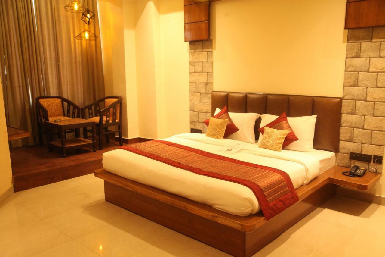 Hotel Grand Kailash,Kotdwāra Exterior photo